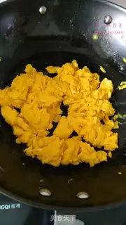 Make Tomato fried eggs step 5