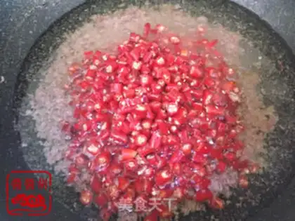 Make Spicy bean drum beef sauce step 7