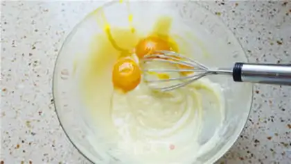Make Rainbow cake step 4