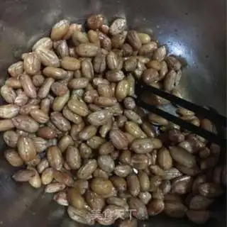 Make Pot salt and peanut rice step 1