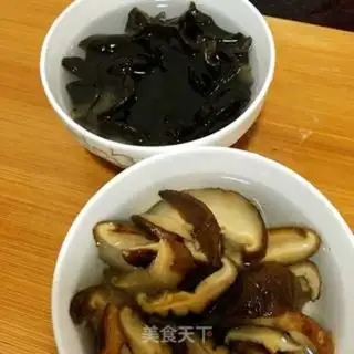 Make Mocking mushrooms and chickens step 0
