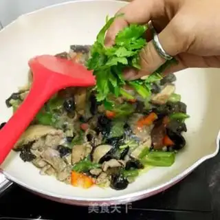 Make Mocking mushrooms and chickens step 11