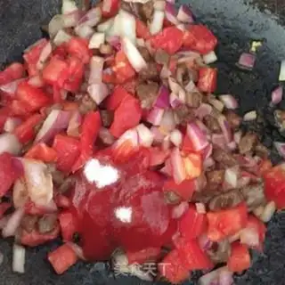 Make Tomato sauce macaroni step 3
