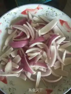 Make Onion fried lamb step 1