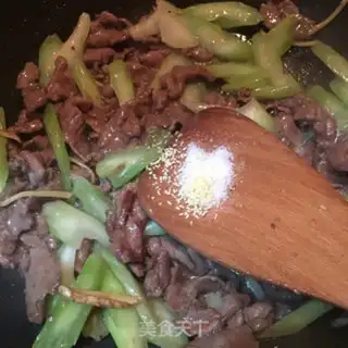 Make Beef fried celery step 5