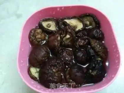 Make Plum and kidney mushroom soup step 1
