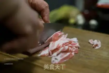 Make Garlic white meat step 1