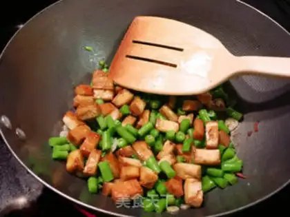 Make The salted meat and the beans step 4