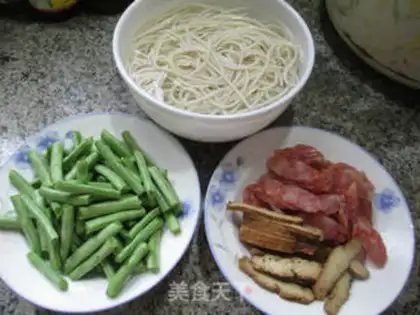 Make Dry sausages and bean noodles step 0