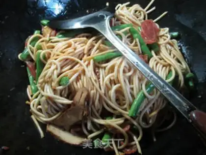 Make Dry sausages and bean noodles step 6