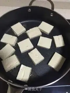 Make Old tofu with chili sauce step 1