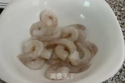 Make pineapple fried shrimp step 1