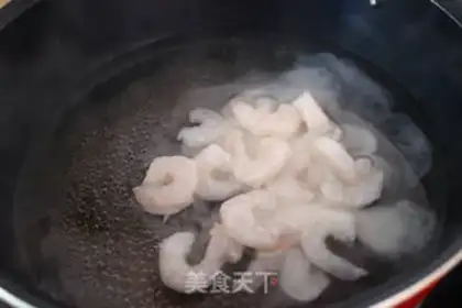 Make pineapple fried shrimp step 2