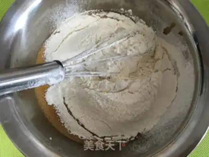 Make A red date McFin cake step 4