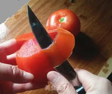 Make Homemade tomato roses step 1