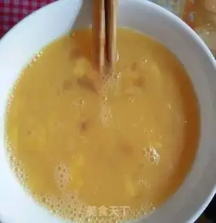 Make Scrambled eggs step 2