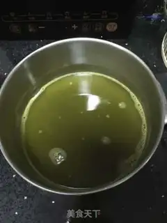 Make Coconut juice with tea and horseshoes step 1