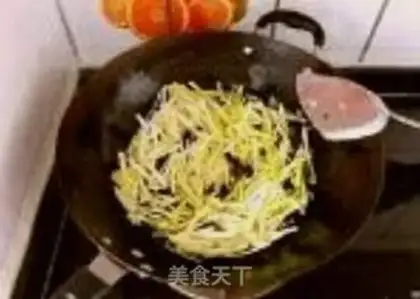 Make Scrambleded eggs step 4
