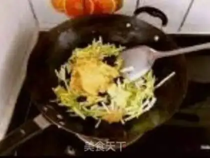 Make Scrambleded eggs step 5