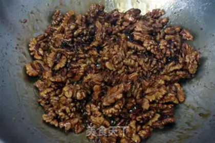 Make Amber walnuts step 4