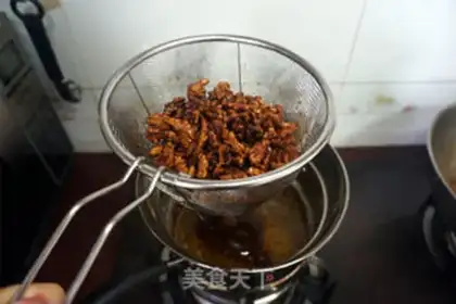Make Amber walnuts step 5
