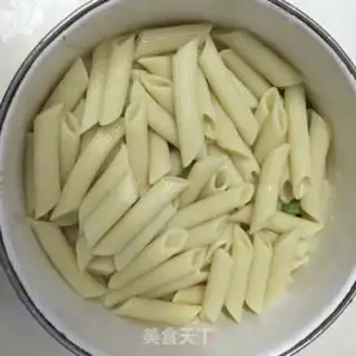 Make Chinese macaroni step 0