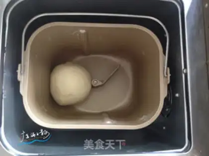 Make White pretzels, pizza step 1