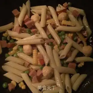 Make Chinese macaroni step 2