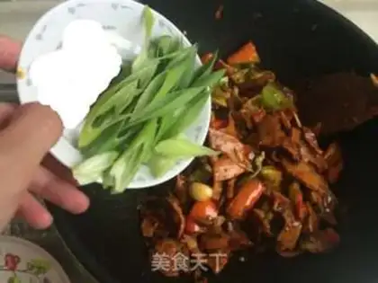 Make The peppers are drying up the pot step 28