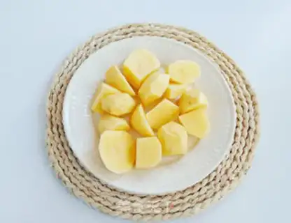 Make Tomato potato stew step 2