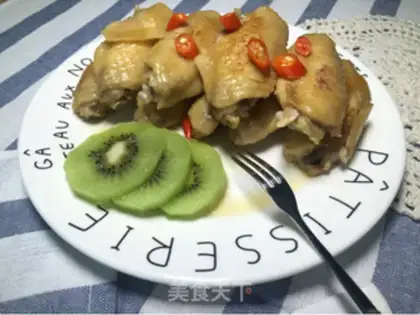 Make A chrysanthemum wings step 8