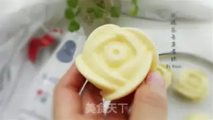 Make Rose flower steam cake step 7