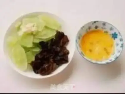 Make Black-mucked eggs step 0
