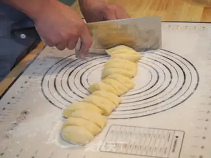 Make Rose rolls step 5