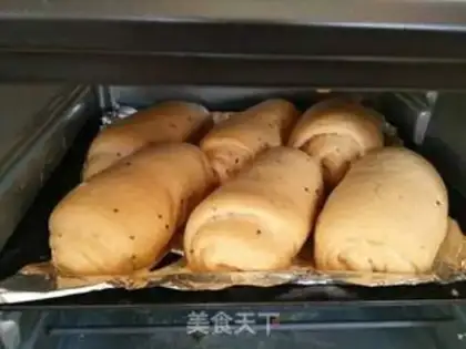 Make All wheat red sugar bread step 4