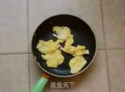 Make Black-mucked eggs step 1