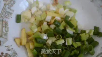 Make Sugar and tomato fried fish step 0