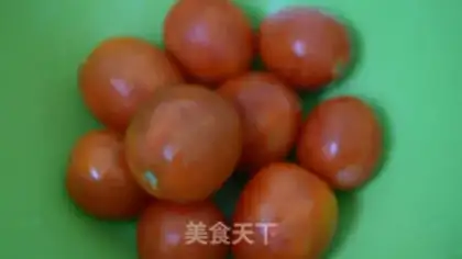 Make Sugar and tomato fried fish step 1