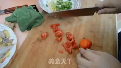 Make Sugar and tomato fried fish step 6