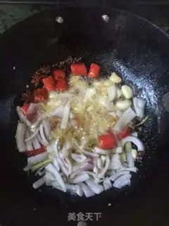 Make Crabs with dry pot sauce step 5