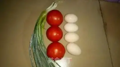 Make Tomato fried eggs step 0