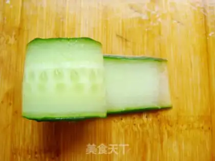Make Spicy cucumber rolls step 5