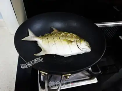 Make Garlic gillfish step 4