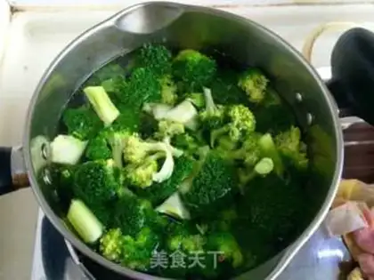 Make Garlic broccoli step 2