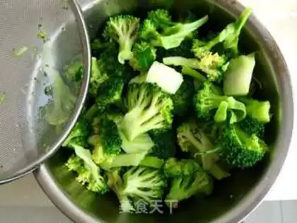 Make Garlic broccoli step 3
