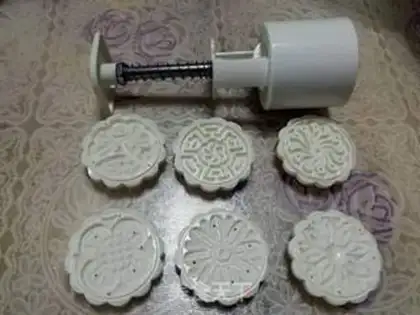 Make White Lotus step 4