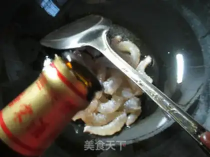 Make The broccoli is white, the shrimp step 1
