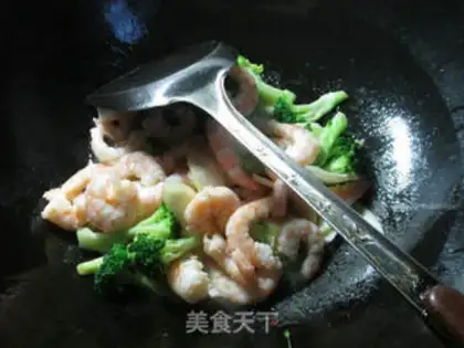 Make The broccoli is white, the shrimp step 6