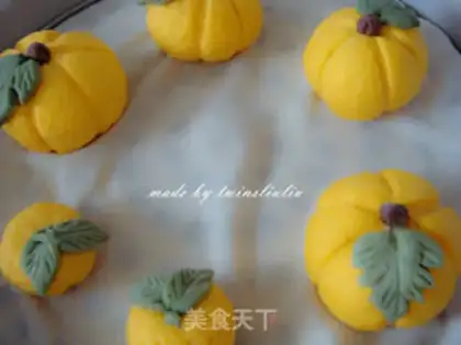 Make Pumpkin buns step 6