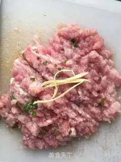 Make Soup meatball rice powder step 1